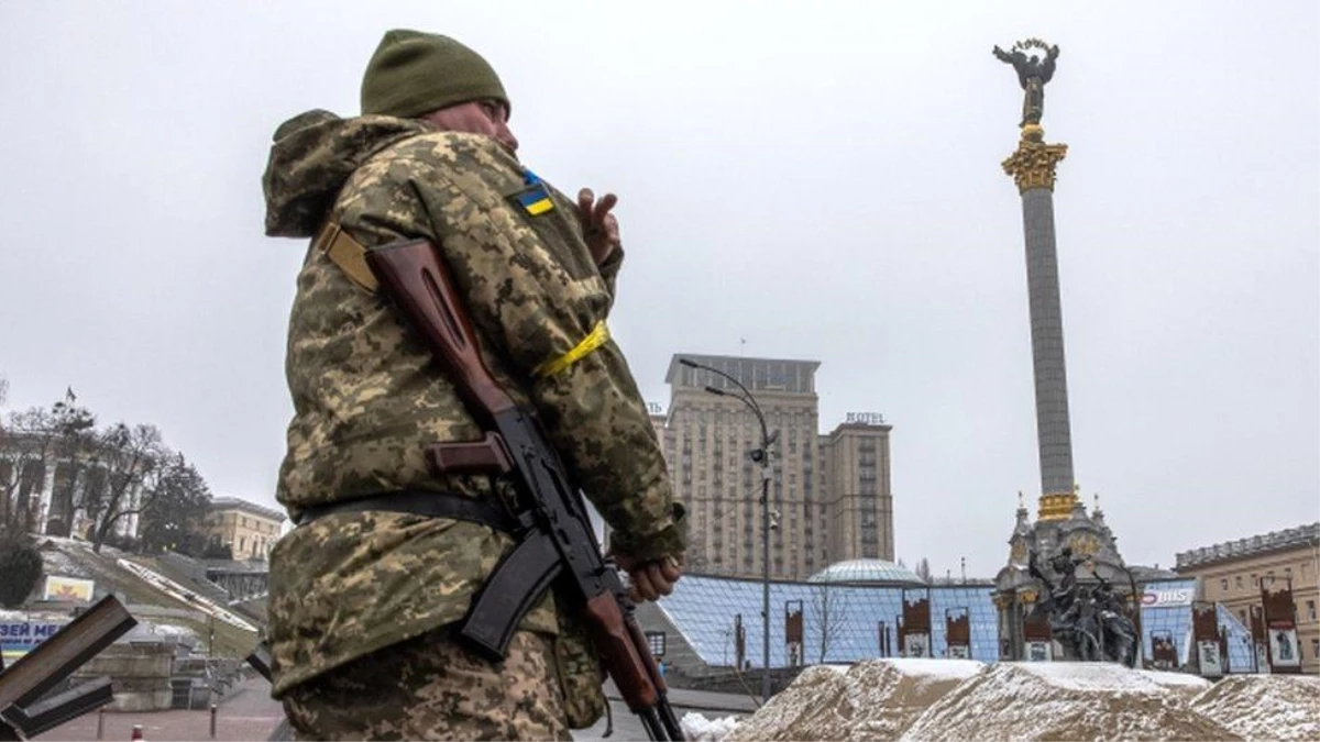 Rusya\'nın Ukrayna\'yı işgali: Kiev yakınlarındaki 64 kilometrelik Rus askeri konvoyu neden durdu?