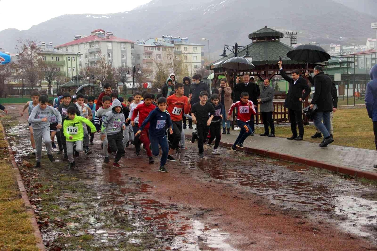 Solhan\'da 113 sporcu şampiyonluk için yarıştı