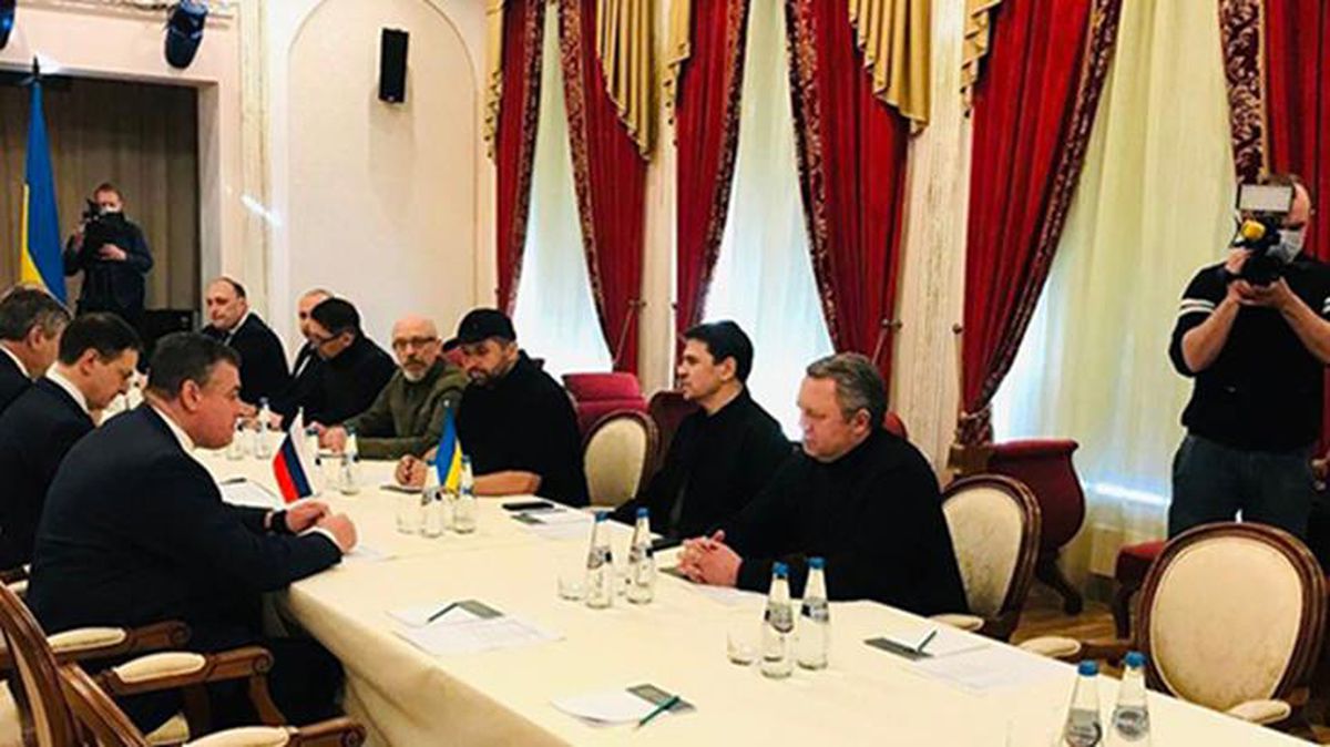 Saldırının sekizinci gününde tüm dünyanın gözü Belarus sınırındaki Brest\'te! Rusya-Ukrayna barış görüşmelerinin ikinci turu başladı