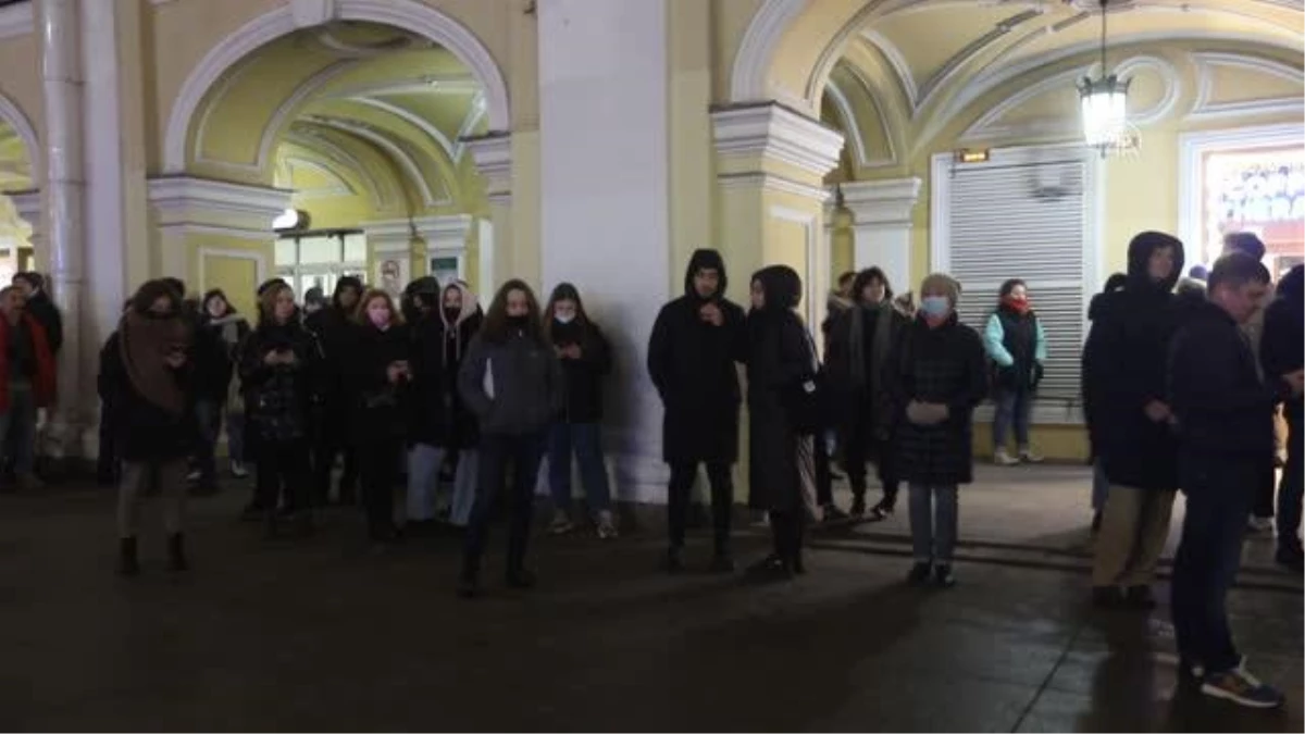 ST. PETERSBURG - Rusya\'da barış isteyenlerin gösterileri devam ediyor