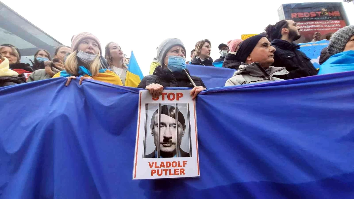 Ukrayna\'daki savaşın 8\'inci gününde İstanbul\'da protestolar sürüyor