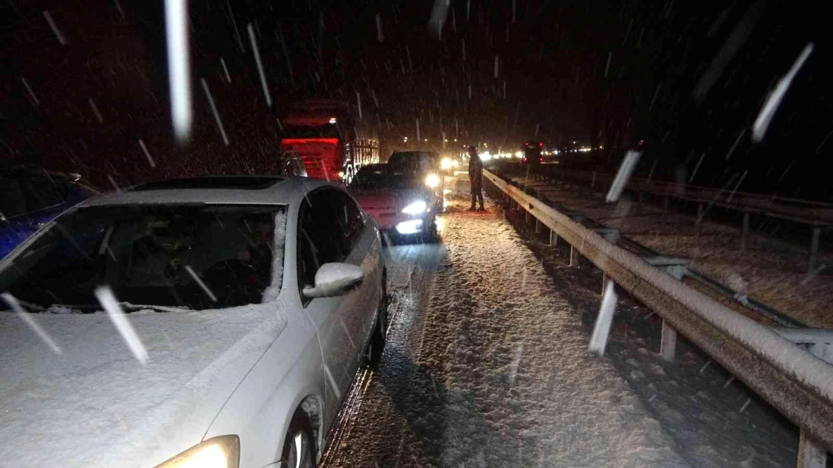 Uşak - Afyonkarahisar karayolu trafiğe kapandı