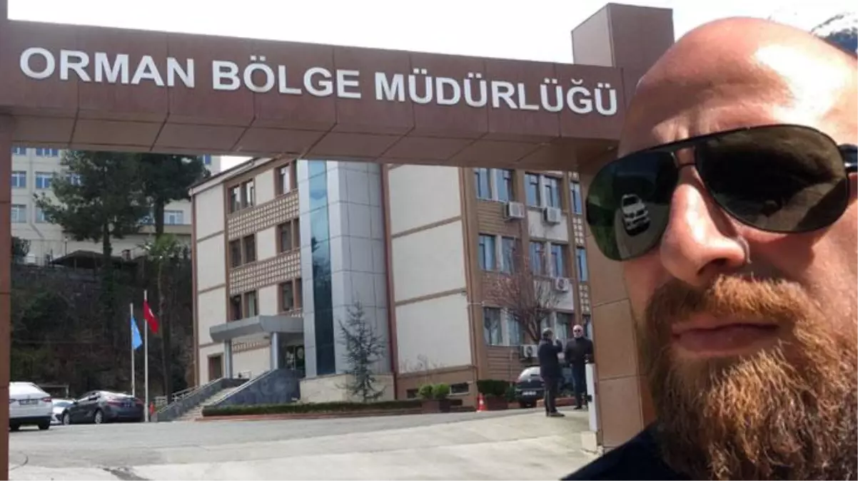 Genç mühendis, arkadaşlarından kendisini yalnız bırakmalarını istedi, sonra da silahı şakağına dayadı