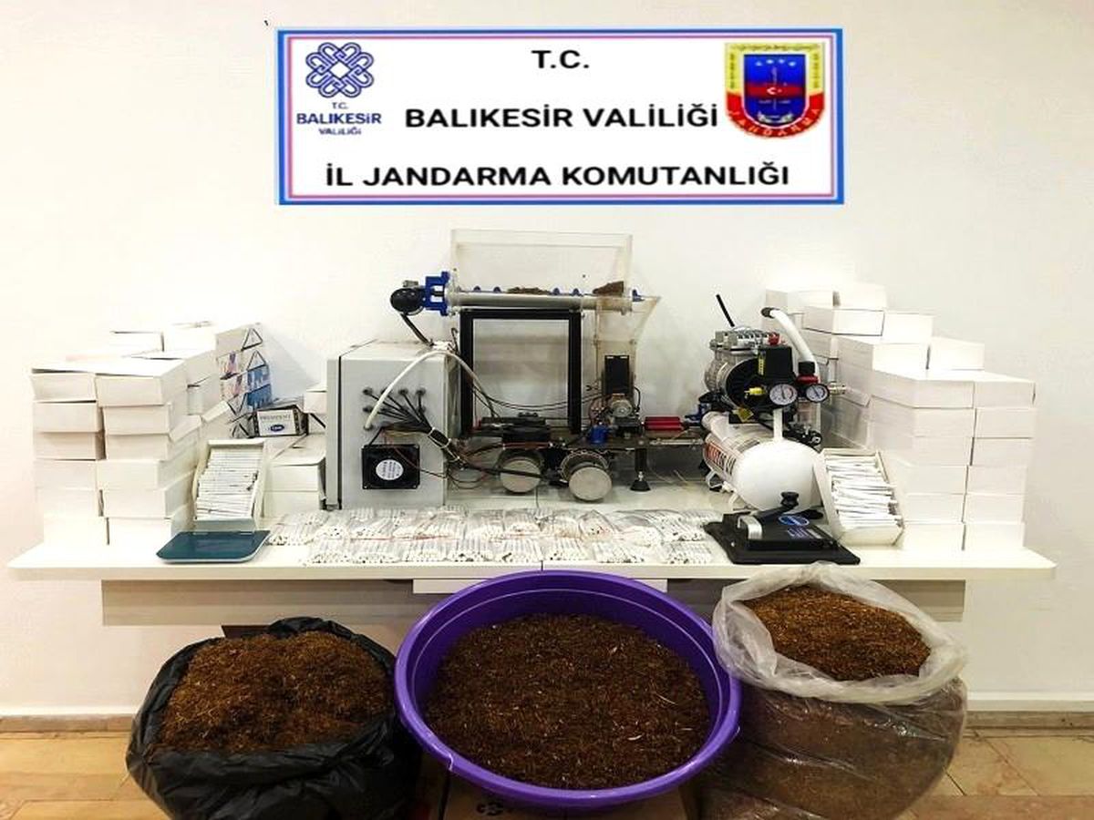 Son dakika haberi... Balıkesir\'de jandarmadan kaçak tütün operasyonu