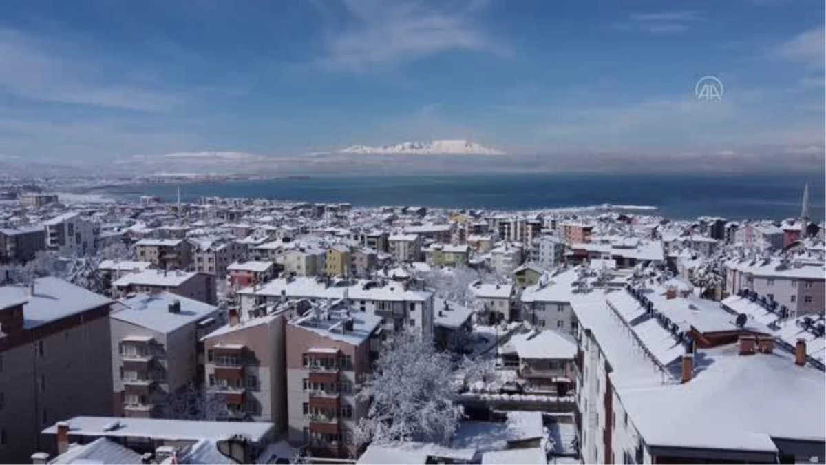 Beyşehir Gölü ve Anamas Dağı\'ndaki kar havadan görüntülendi