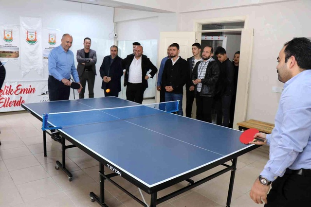 Bozova'da tenis turnuvası düzenleniyor
