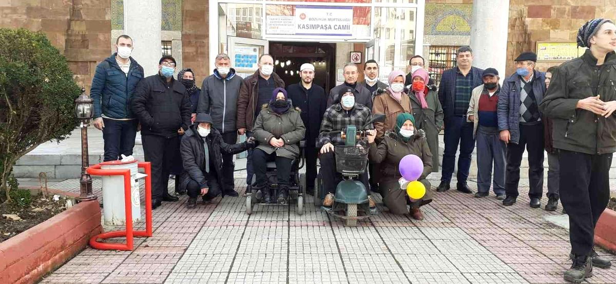 Engelli bireyler camide buluştu