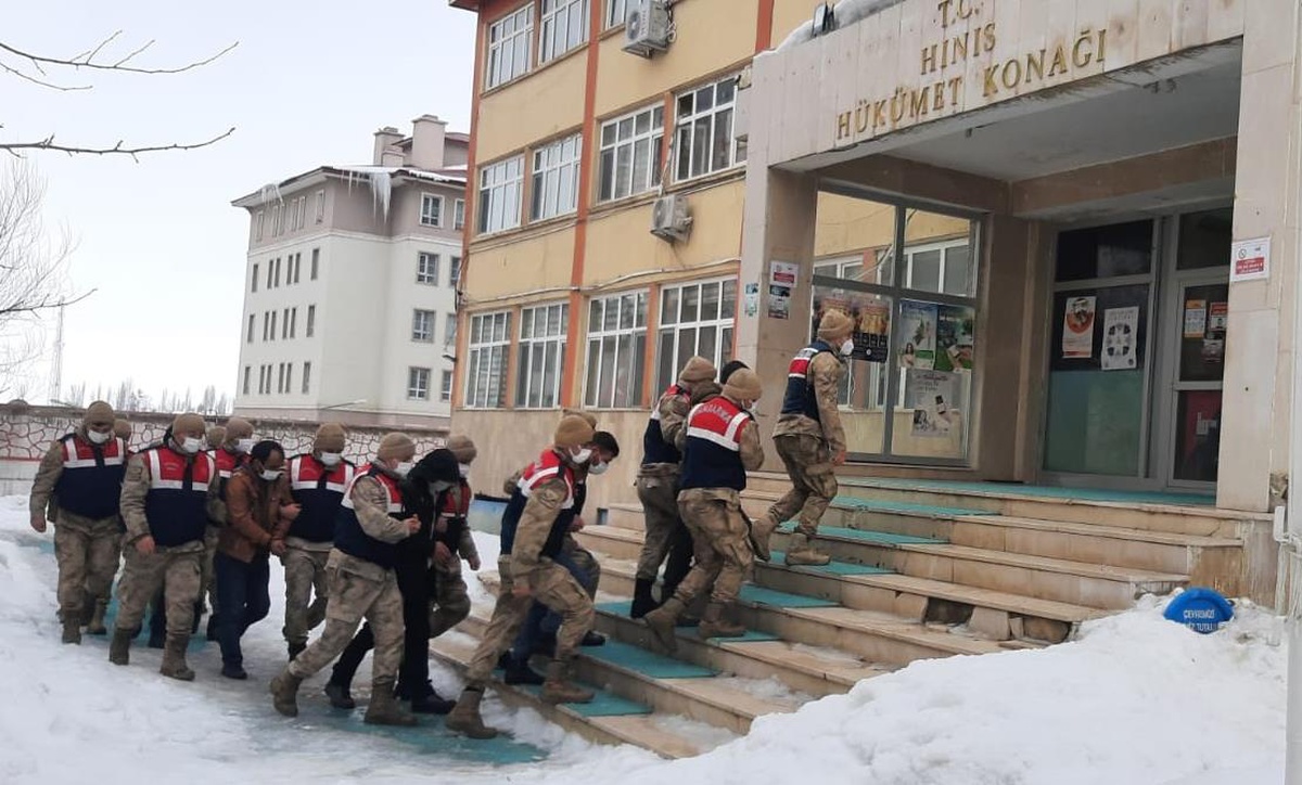 Erzurum\'da hayvan hırsızlığı yaptıkları iddiasıyla 7 kişi gözaltına alındı