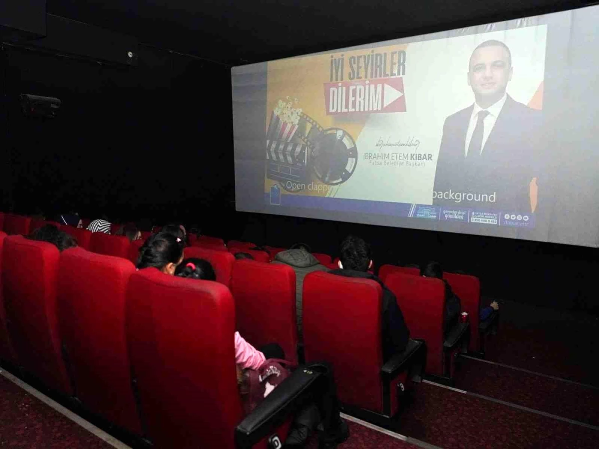 Fatsa Belediyesi\'nden 550 öğrenciye anlamlı sinema etkinliği