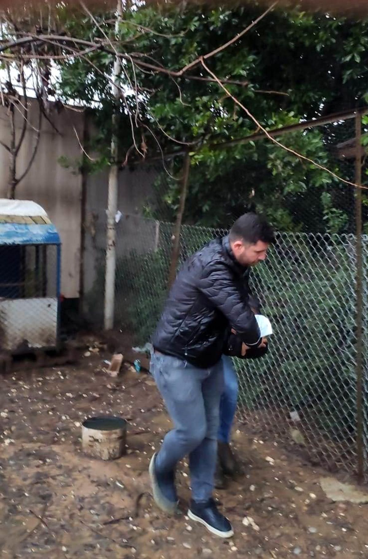 Hapis cezası ile aranan şüpheli kümeste yakalandı