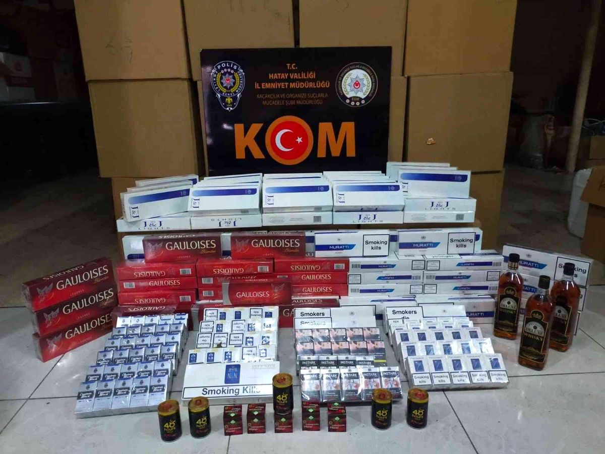 Son dakika: Hatay\'da iş yerinde kaçak içki ve sigara ele geçirilen şüpheli gözaltına alındı