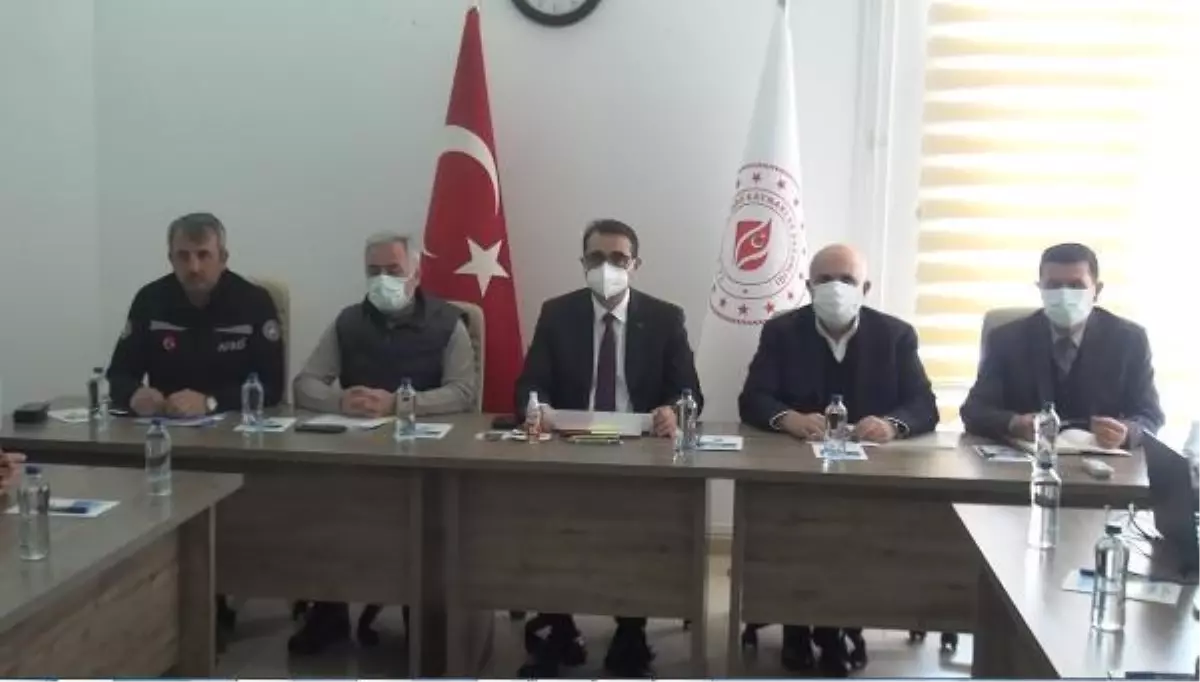 Isparta'da kar yağışı; ulaşım aksadı (3)