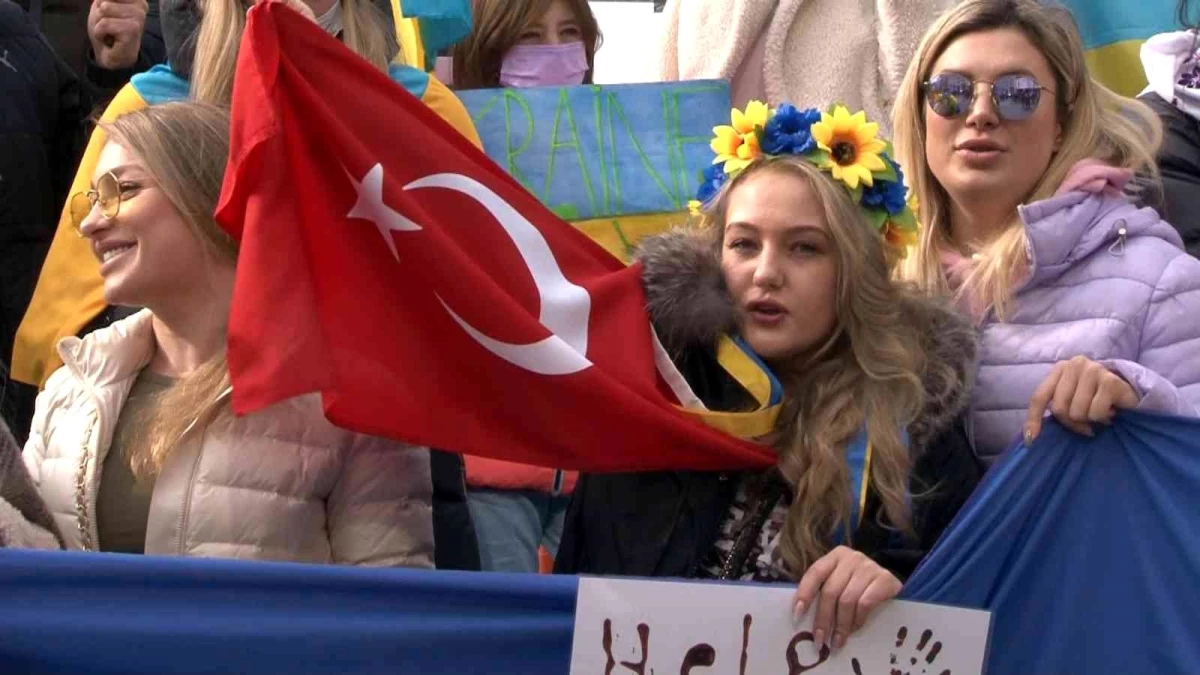 Son dakika haberi... İstanbul\'daki Ukraynalıların savaş karşıtı eylemleri sürüyor