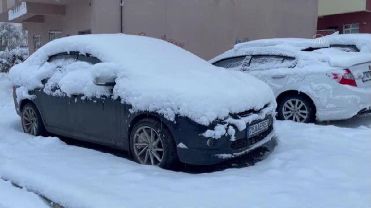 Kar nedeniyle okullar tatil edildi