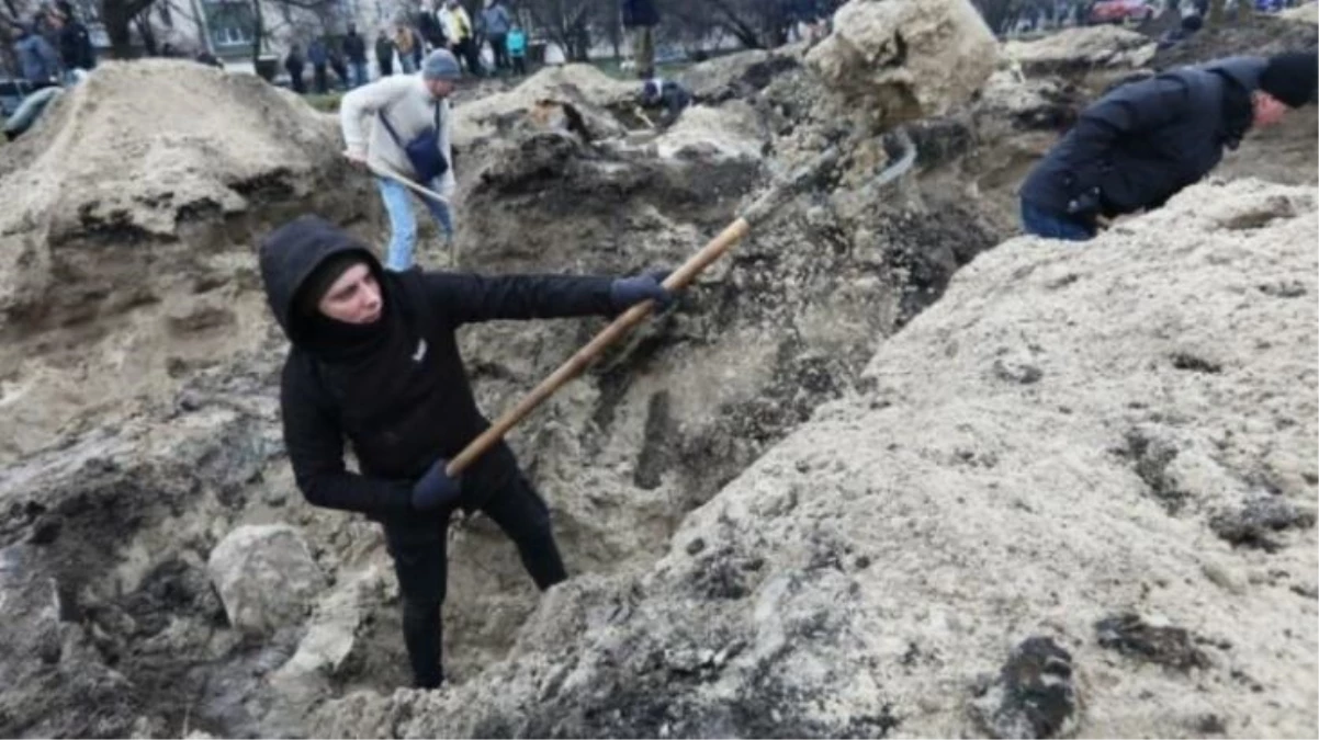 Kiev hendek savaşına hazırlanırken, yıkılan Mariupol\'da direniş devam ediyor!