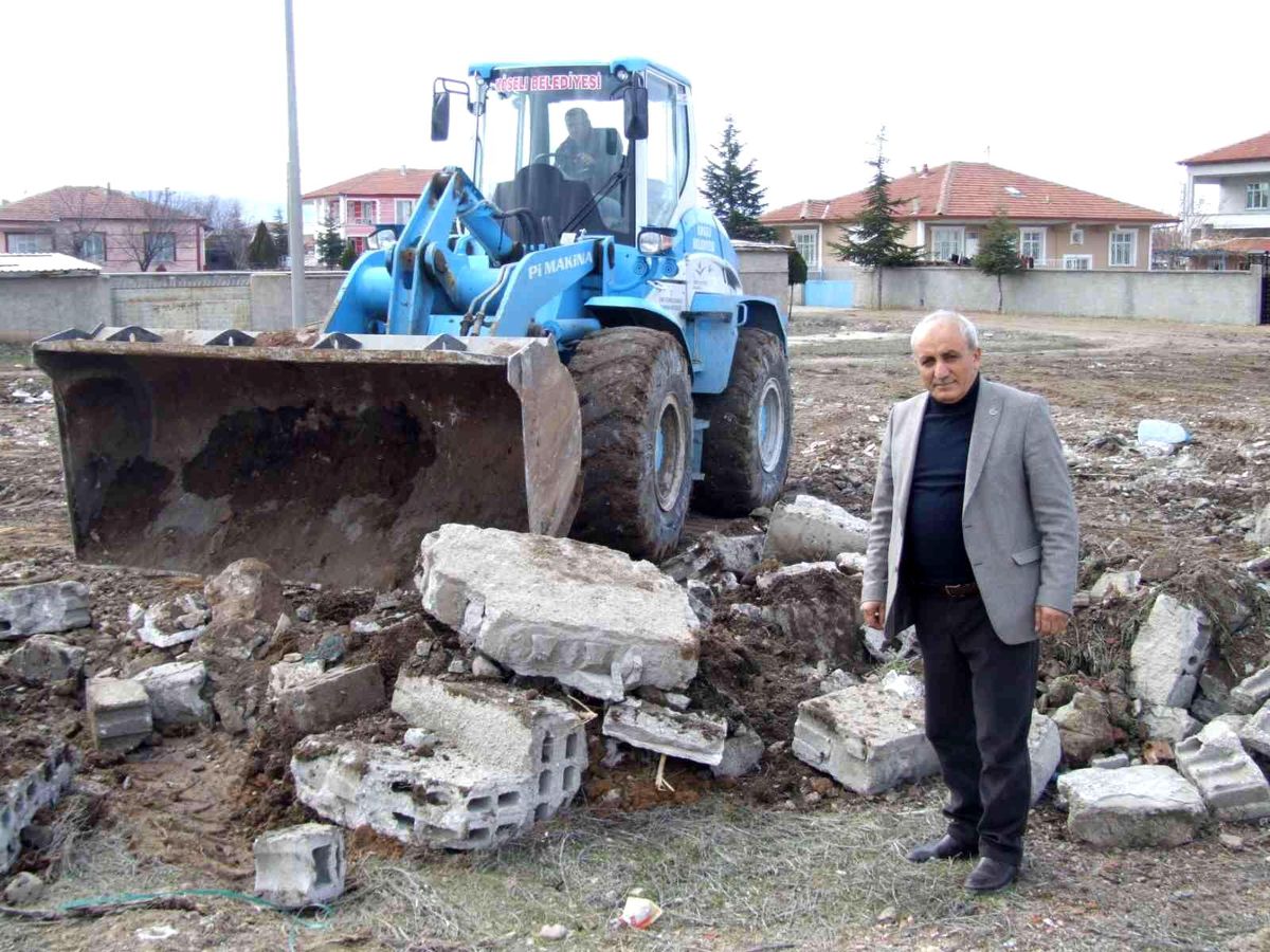Son dakika haberi... Köseli\'de kent meydanı çalışması başladı