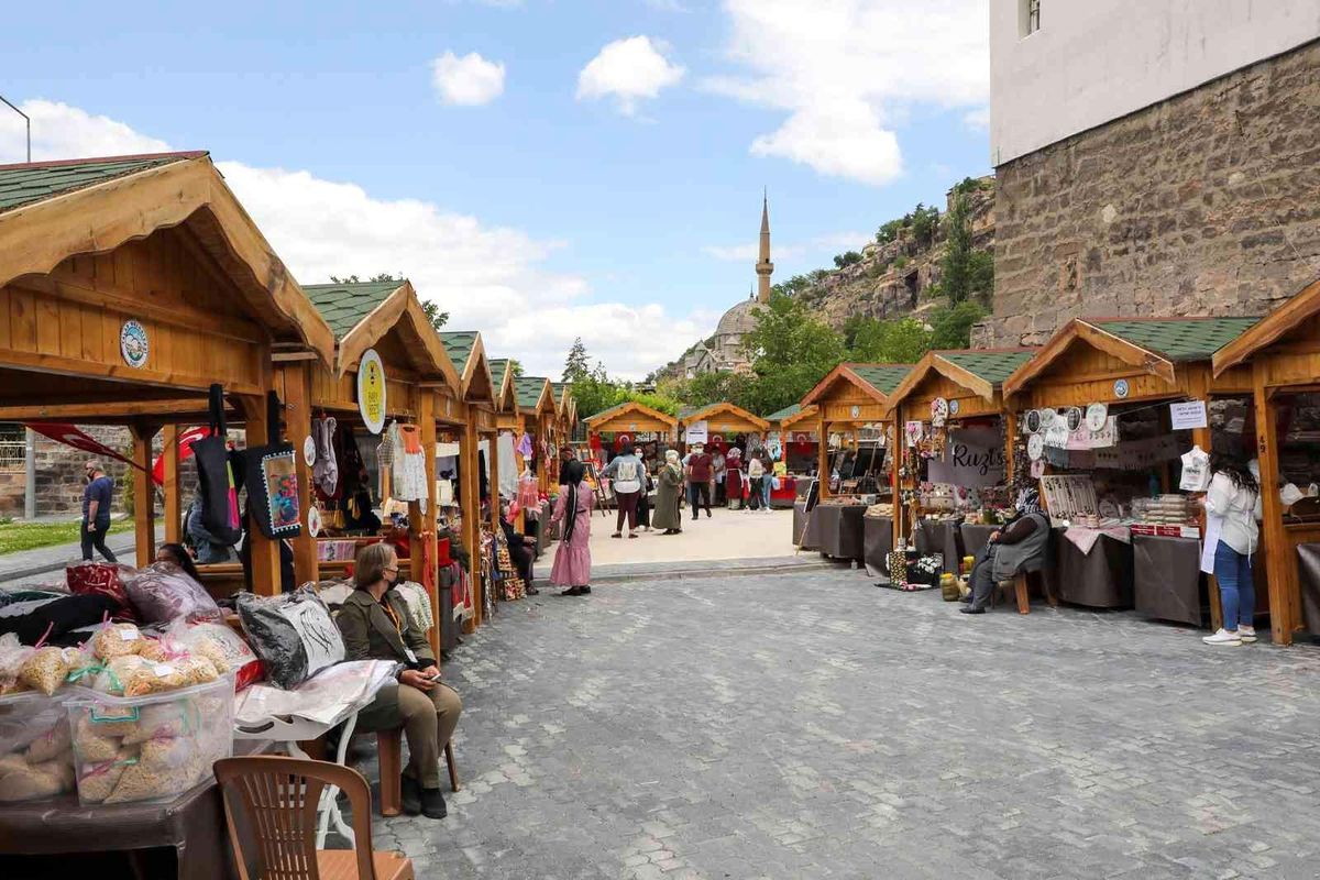 Talas\'ta \'Maharetli Eller\' günü