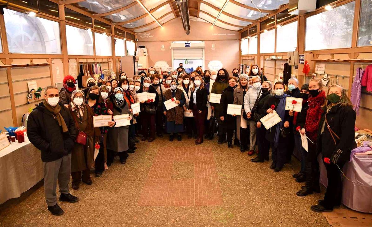 Tepebaşı\'ndan emekçi kadınlara kutlama