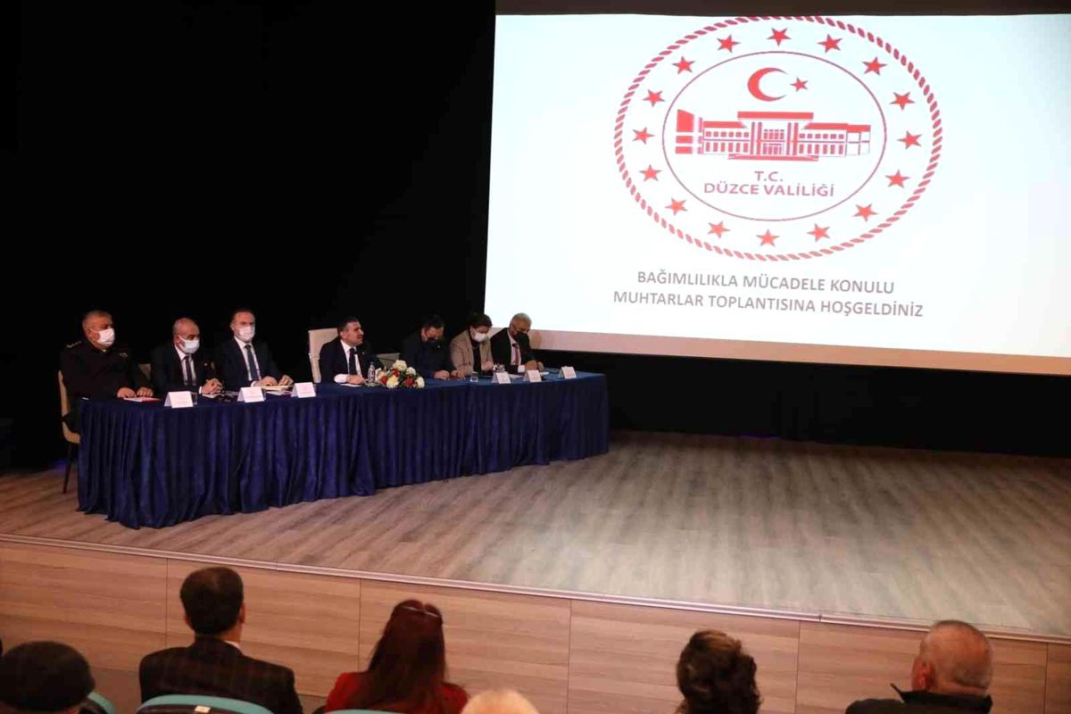 Bağımlılıkla mücadele muhtarlara anlatıldı