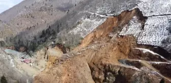 Giresun'da Kovanlık-Aydındere yolu heyelan nedeniyle kapandı