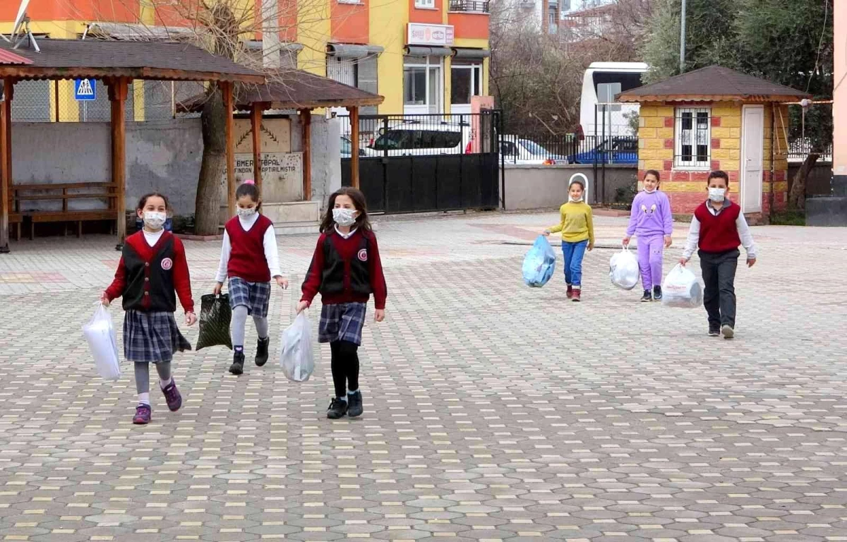 \'İklim muhafızları\' doğayı kirleten atık malzemeleri paraya dönüştürüyor