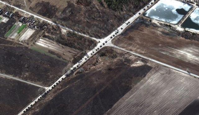 Kiev sınırına dayanan 64 kilometrelik Rus konvoyu neden durduramıyor? Ukraynalı asker anlattı