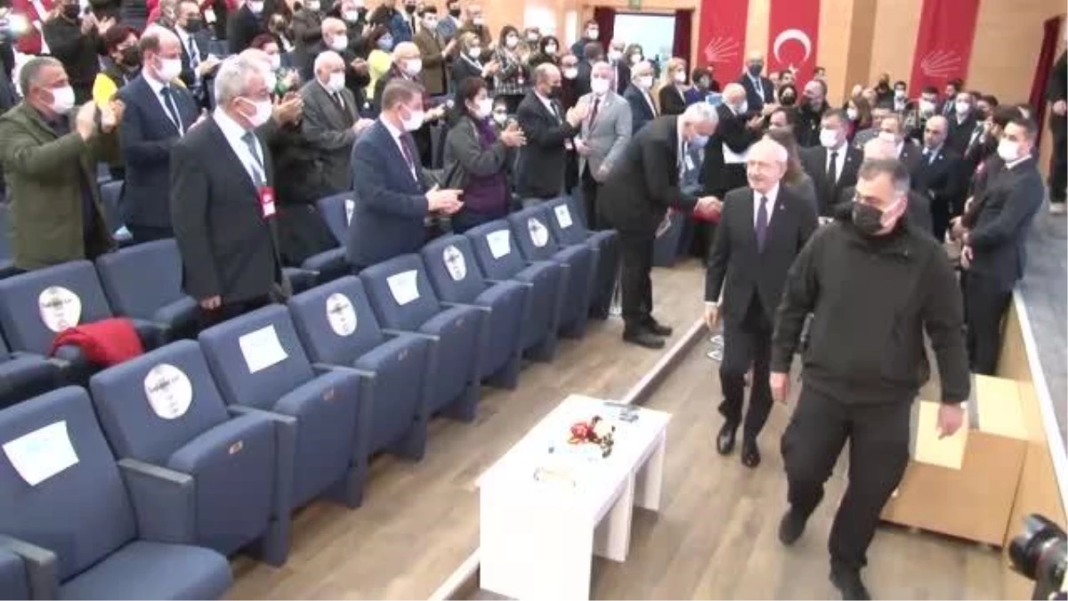Kılıçdaroğlu, partisinin sağlık çalıştayında konuştu
