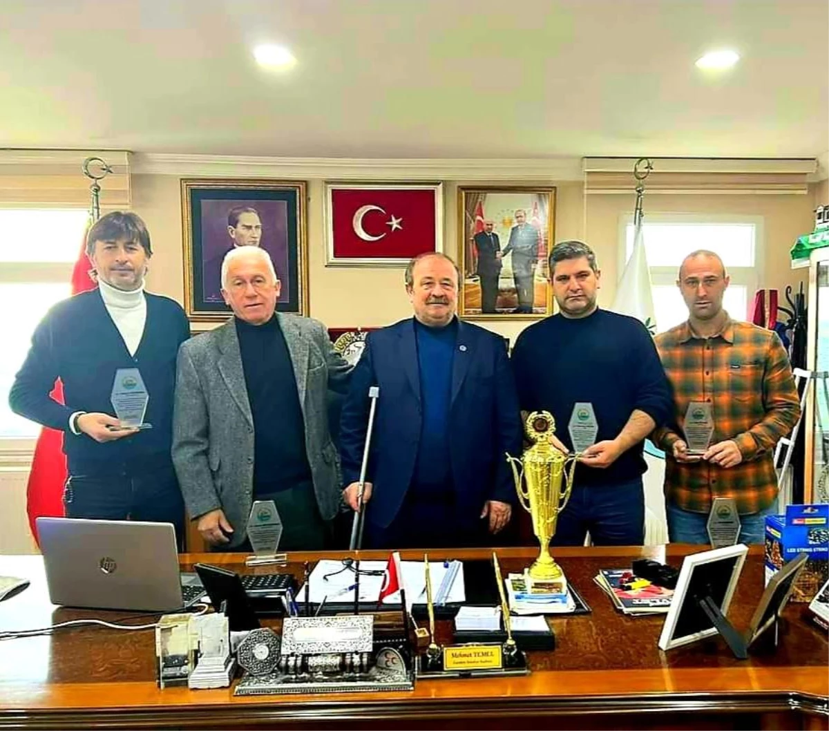 Şampiyon Esenköyspor\'dan Başkan Temel\'e ziyaret