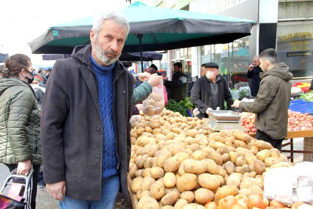Samsun'da semt pazarları hareketli