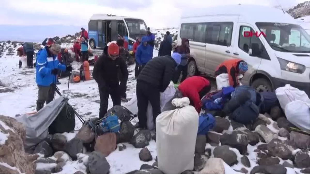 27 DAĞCI, AĞRI DAĞI\'NDA ZİRVE TIRMANIŞINA BAŞLADI