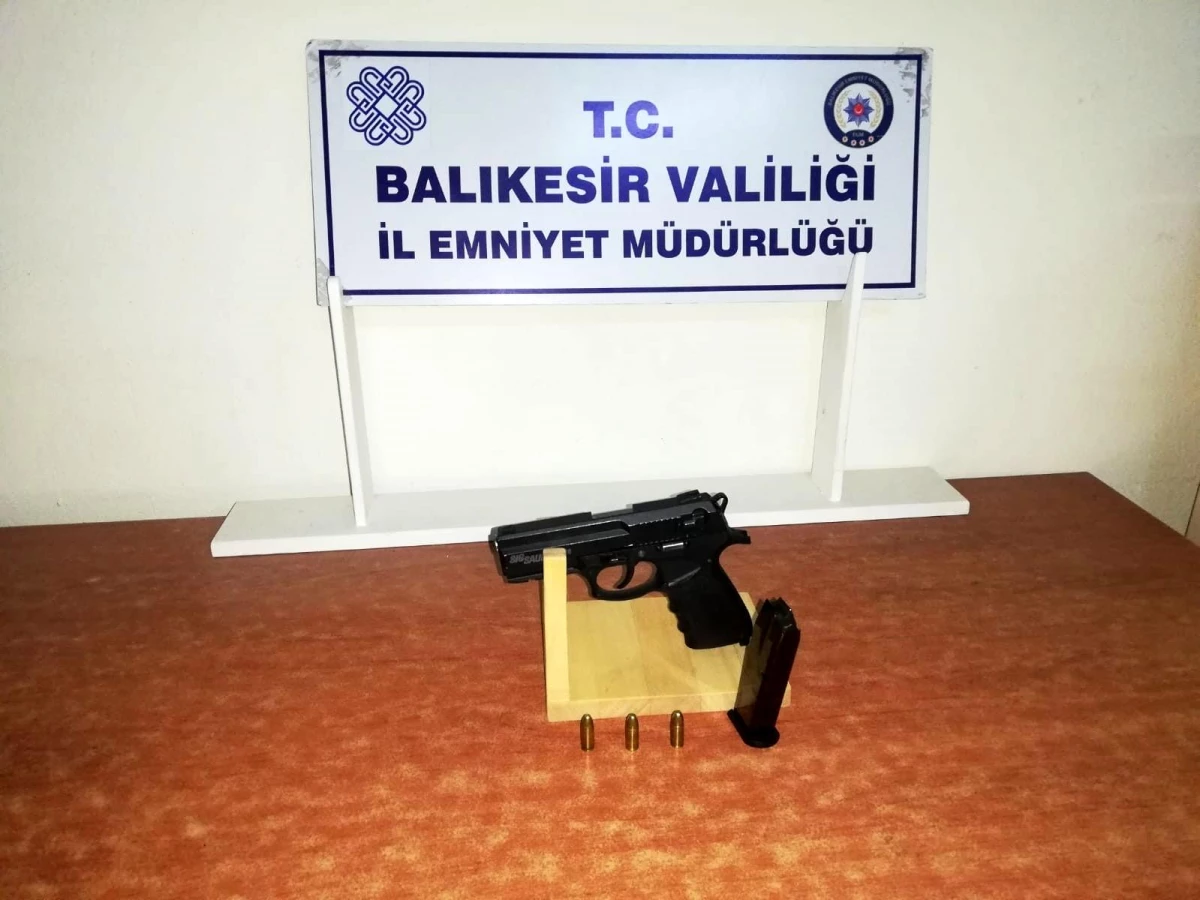 Son dakika haberi | Balıkesir\'de polis 28 aranan şahsı gözaltına aldı