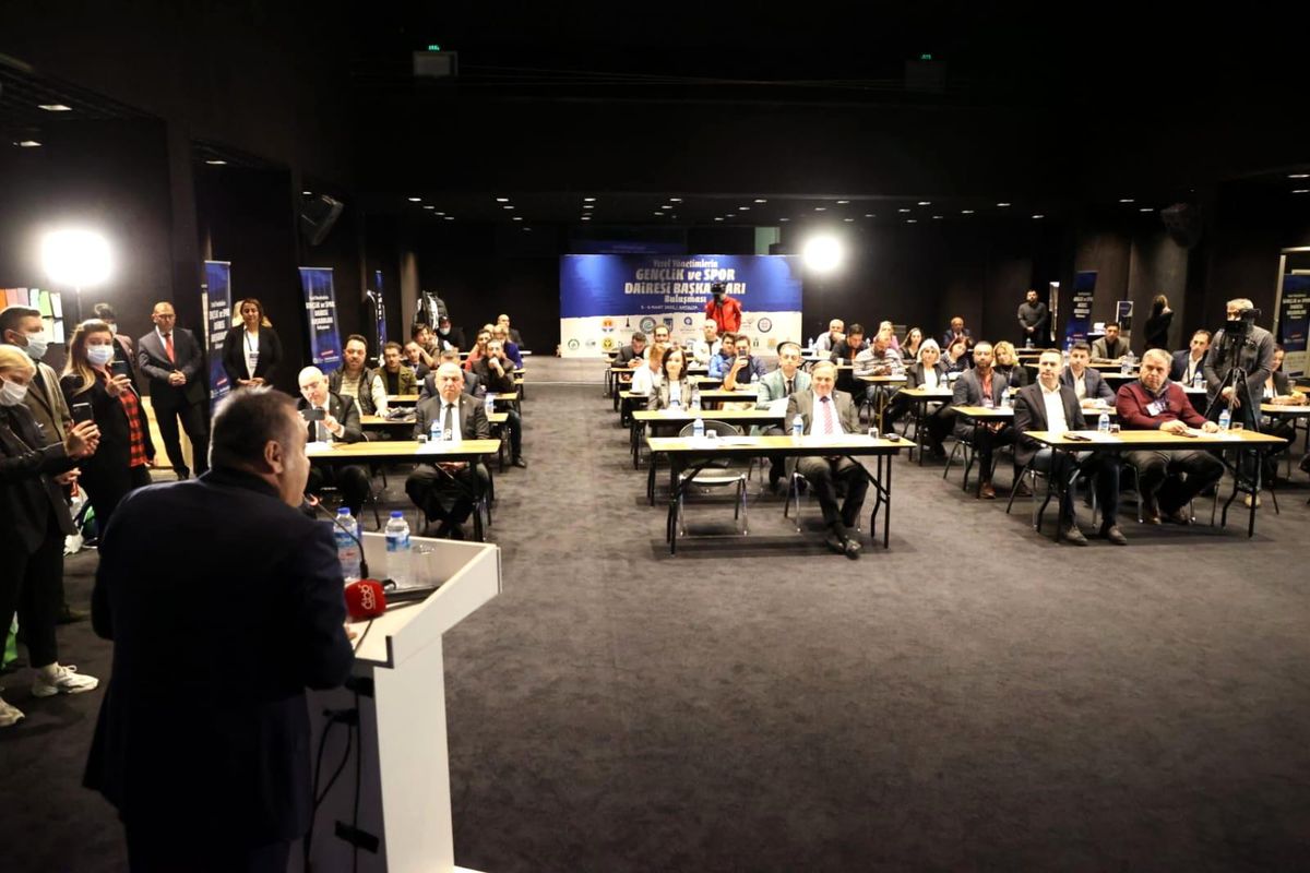 Başkan Böcek: ""Gençlere yönelik projeler üretiyoruz"