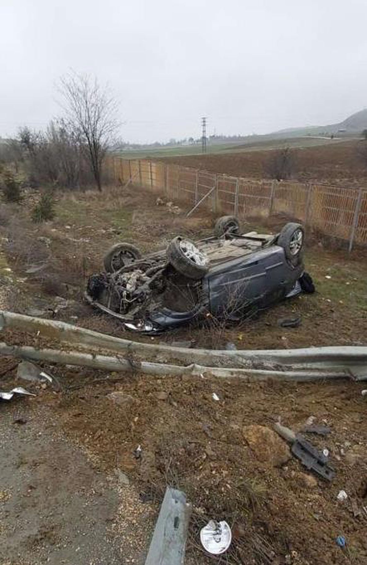 Bilecik\'te devrilen otomobildeki 5 kişi yaralandı