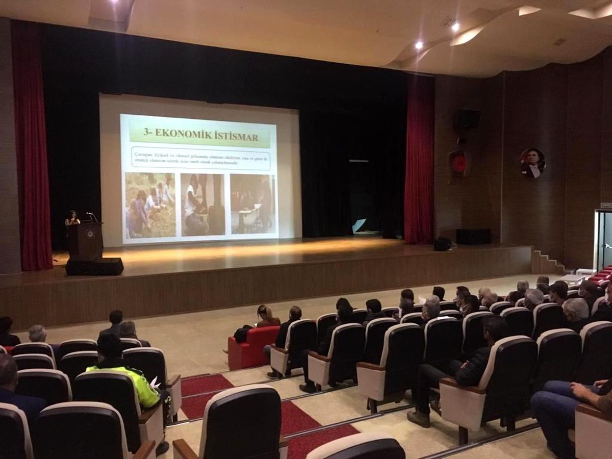 Okul servis şoförlerine yönelik eğitim semineri verildi