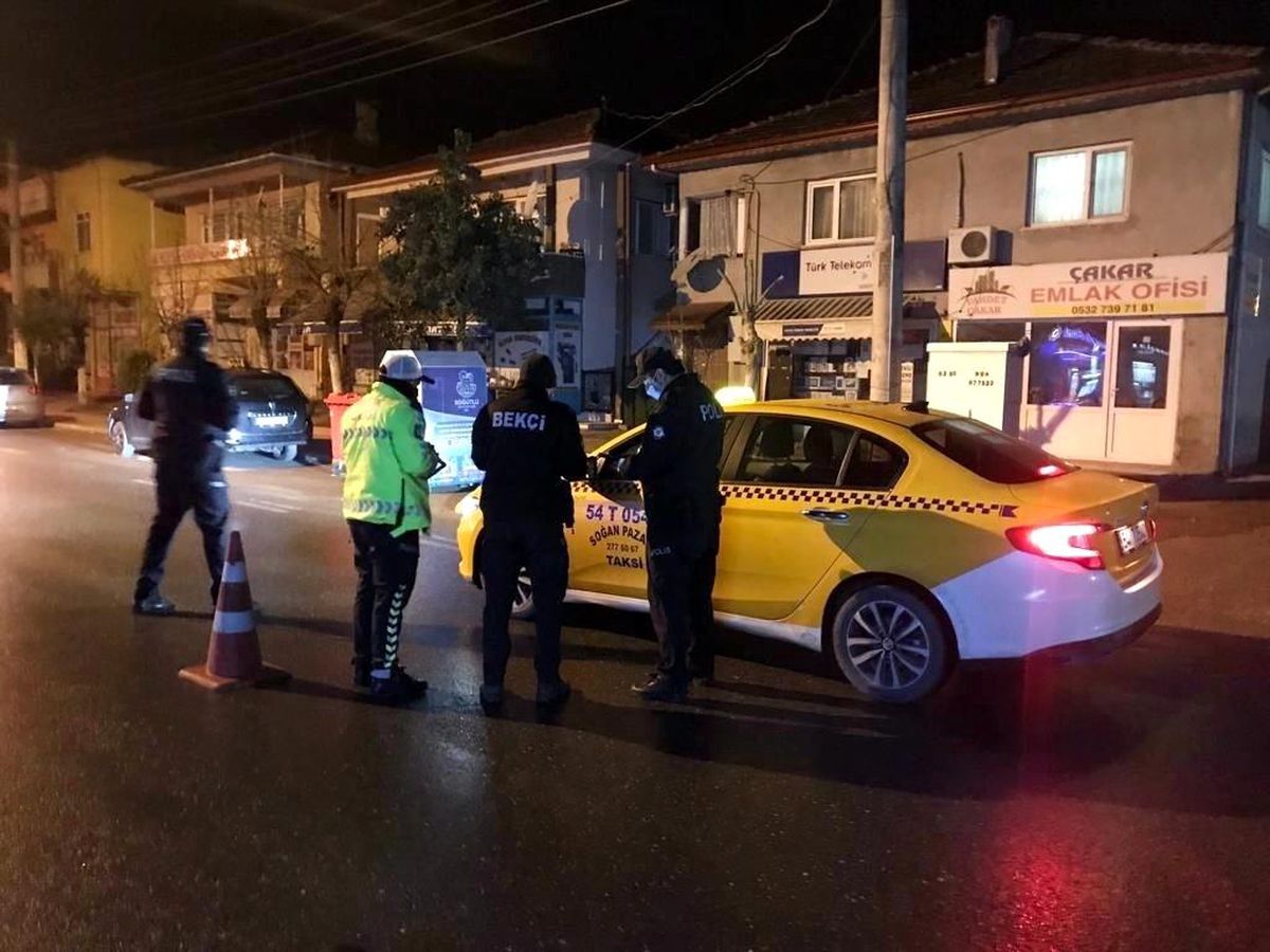 Sakarya\'da polis ekiplerince eş zamanlı uygulama