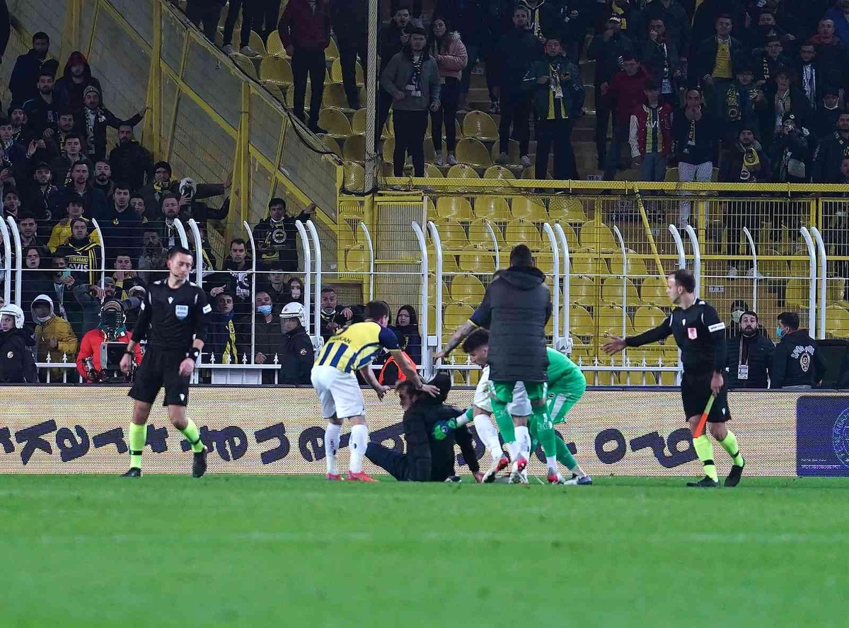 Zorbay Küçük\'e saldırıyı Altay önledi