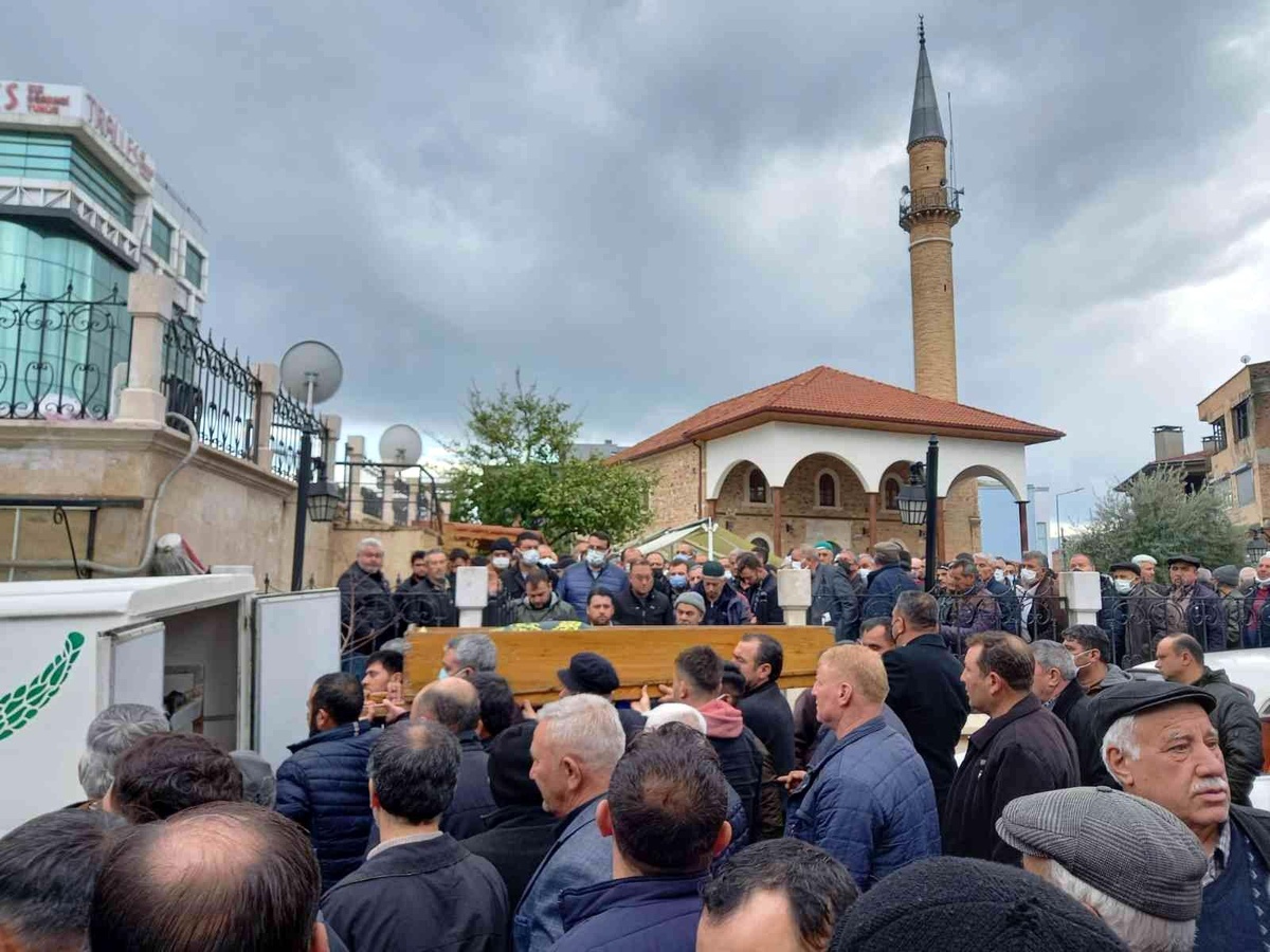 Alim Yavaş dualarla son yolculuğuna uğurlandı