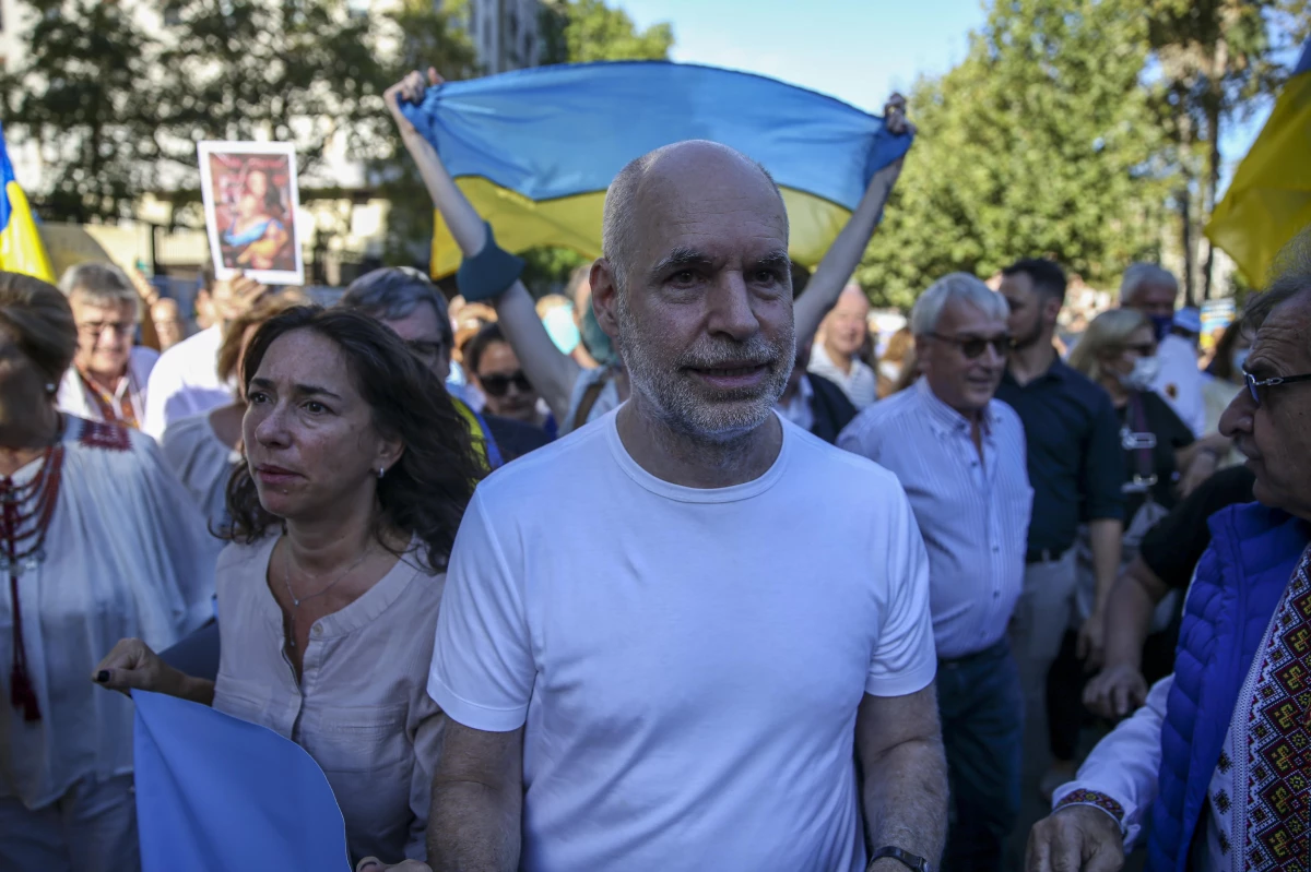 Arjantin\'de yüzlerce kişi Ukrayna\'ya destek olmak için yürüdü