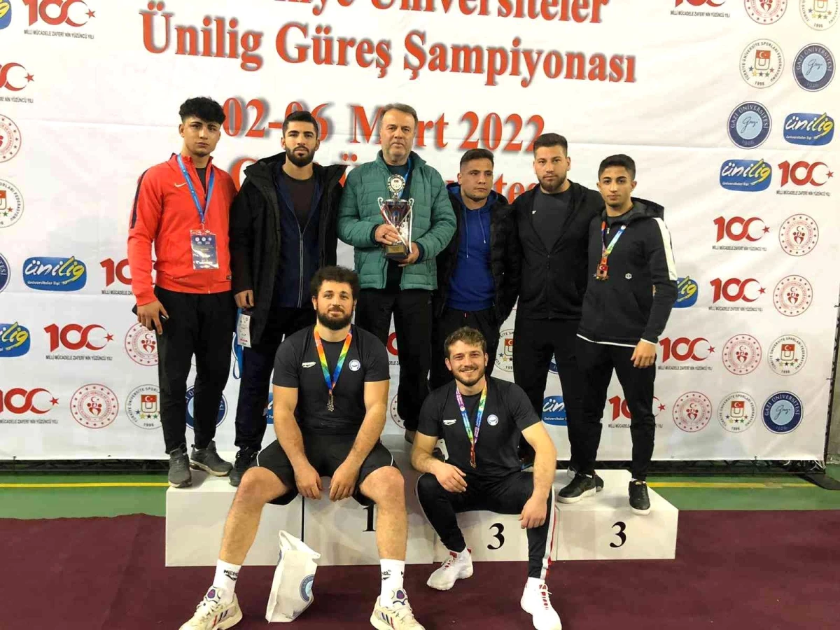 ASÜ\'lü sporcular güreş şampiyonasından madalya ile döndü