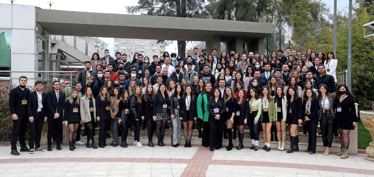 Başarılı yöneticilerden gençlere kariyer önerileri