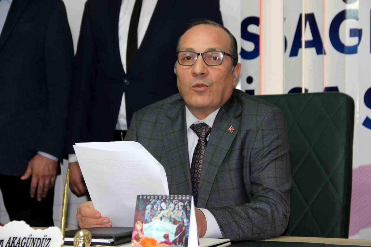 Başkan Akagündüz: "Kadın çalışanlarımızın sorunları çözülmeli"