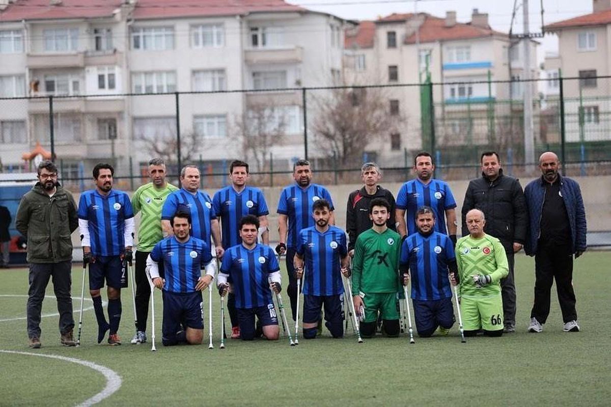 Başkan Çolakbayrakdar ampute takımının maçını izledi