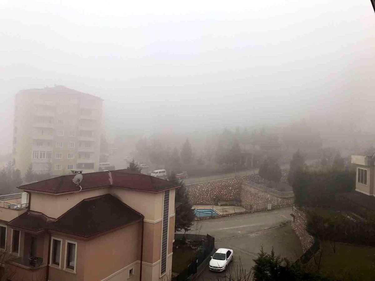 Bilecik\'te yağmurun ardından yoğun sis etkili oldu