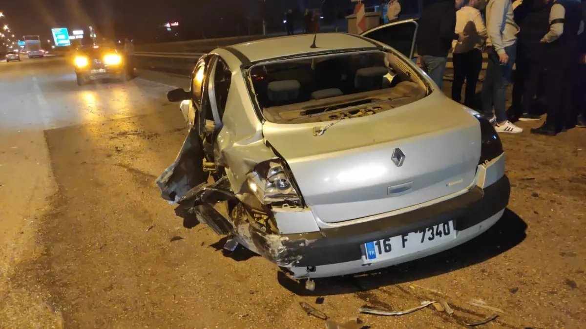 Son dakika haberi | Bursa'da 3 aracın karıştığı kazada iki kişi yaralandı