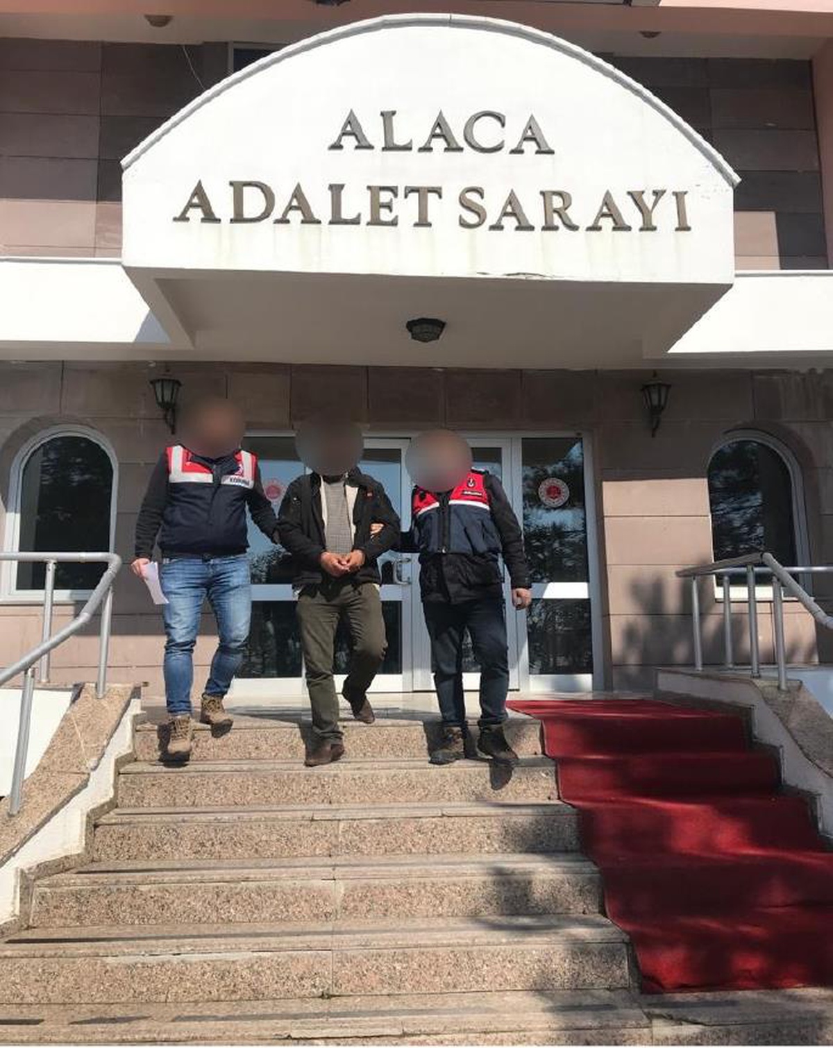 Çorum\'da kesinleşmiş hapis cezası bulunan 2 firari hükümlü yakalandı