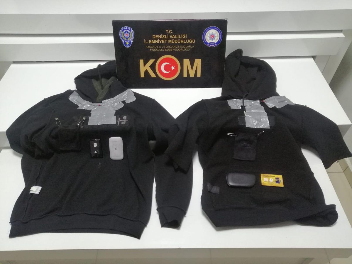 Denizli\'de ehliyet sınavına kopya düzeneğiyle girmek isteyen kişi yakalandı