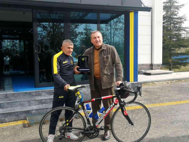 Fahri Amca bisikletiyle 22'inci kez Çanakkale yolunda