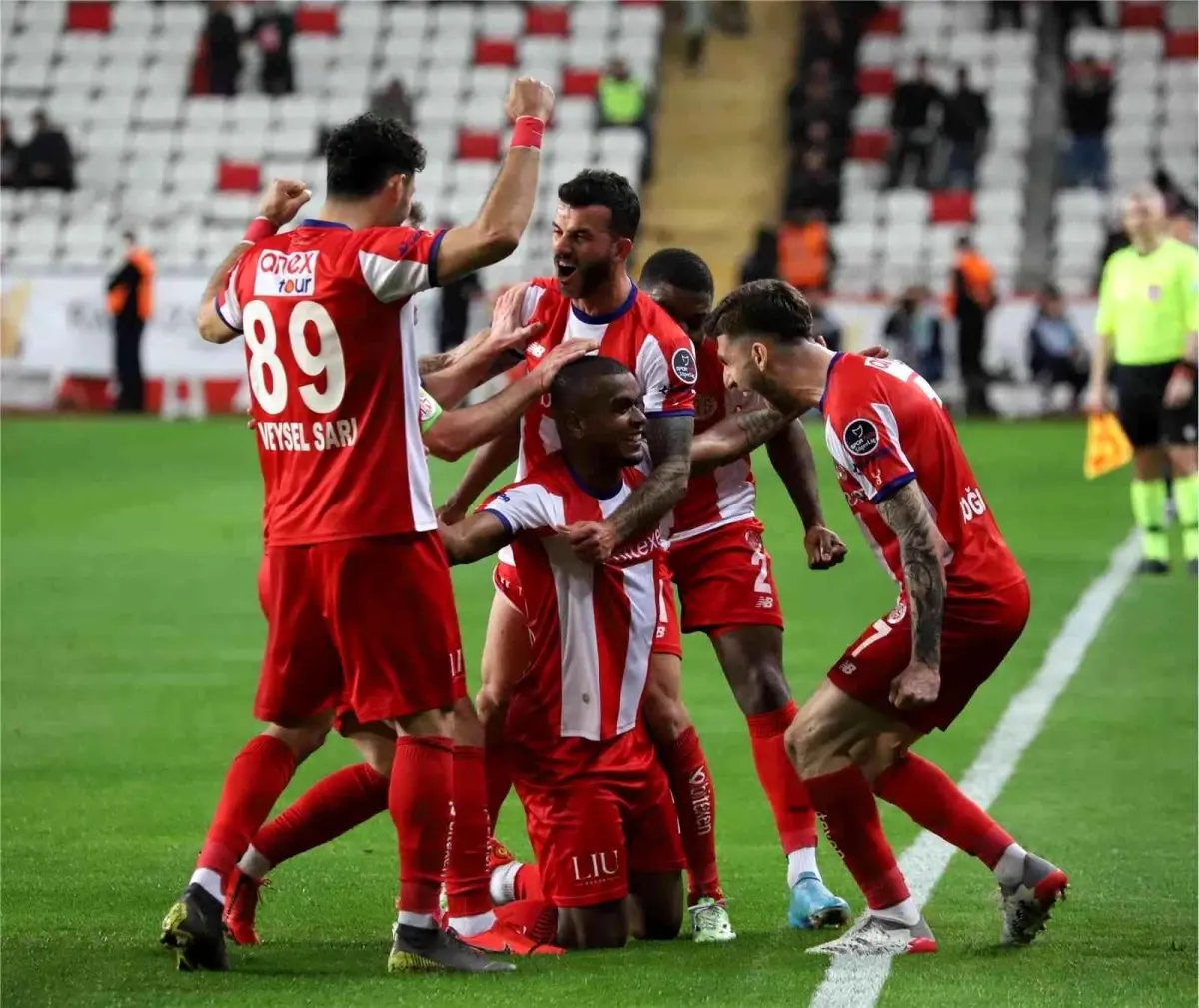 FT Antalyaspor, çıkışını sürdürdü