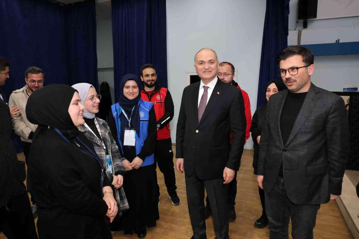 Gençler sordu, Başkan Özlü cevapladı
