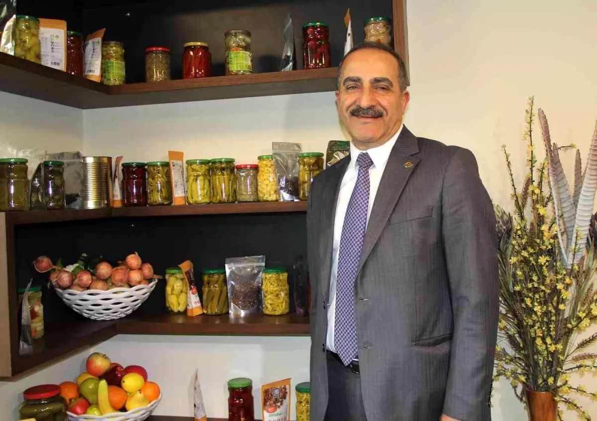 Hayrettin Uçak: 'Ürün fazlalığı yaş meyve ve sebze piyasasında kısa vadeli düşüş sağlayabilir'- Ukrayna'ya ihraç edilen ürünlerin bir kısmı...